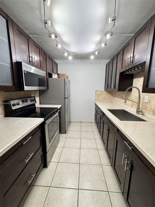 apt-q9-7101 Miami Lakes Dr, Miami Lakes, FL, 33014-6924 | Card Image