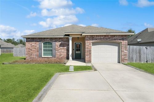 28463 Mila Ct, Ponchatoula, LA, 70454-8406 | Card Image