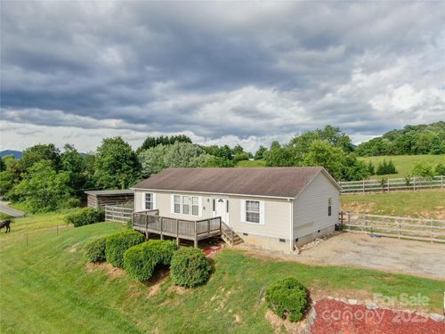 49 Perseverance Dr, Canton, NC, 28716-9414 | Card Image