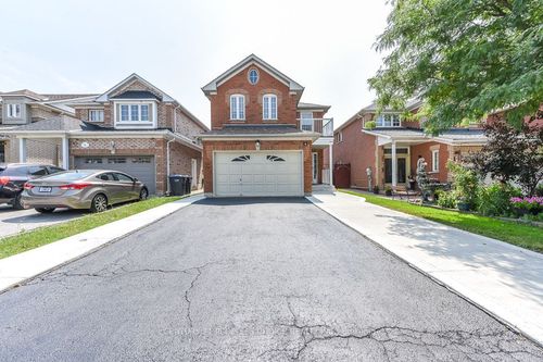 6 Sunny Glen Cres, Brampton, ON, L7A1N5 | Card Image