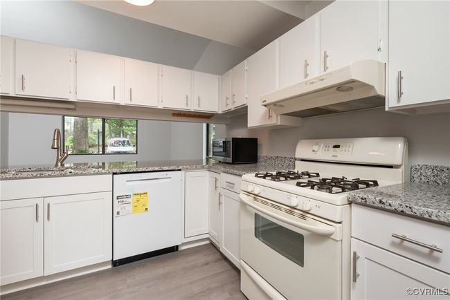 11914 W Briar Patch Dr, Condo with 3 bedrooms, 3 bathrooms and null parking in Midlothian VA | Image 4