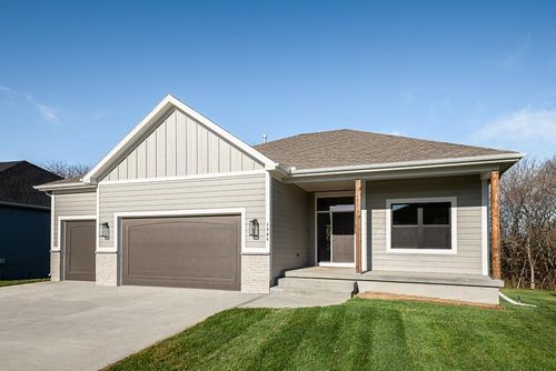 15627 Austin Ct, Basehor, KS, 66007-5500 | Card Image