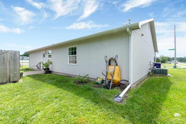 221 Hackberry Ave, House other with 3 bedrooms, 2 bathrooms and null parking in Manhattan KS | Image 22