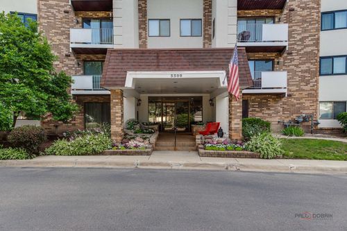 unit-317-3300 N Carriageway Dr, Arlington Heights, IL, 60004-1548 | Card Image