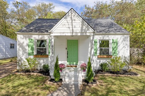 917 Sharpe Ave, Nashville, TN, 37206-3438 | Card Image