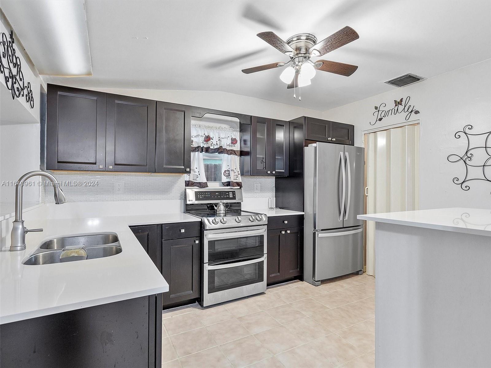 Moseley St, Hollywood, FL 33024