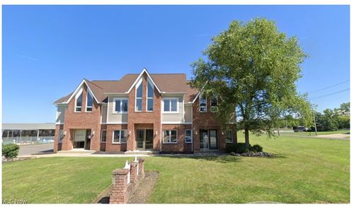 320 Orchardview Rd, Seven Hills, OH, 44131-5866 | Card Image
