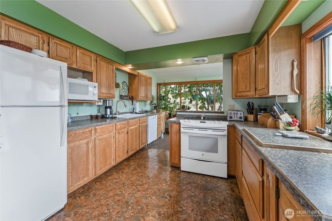 916 No See Um Rd, House other with 3 bedrooms, 3 bathrooms and 2 parking in Chelan WA | Image 11