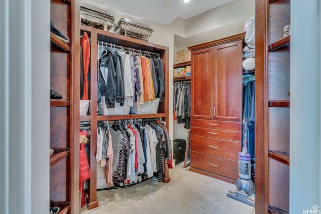 Primary closet | Image 37
