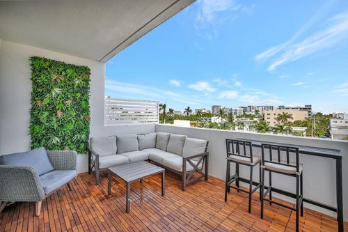 413-401 N Birch Rd, Fort Lauderdale, FL, 33304-4252 | Card Image