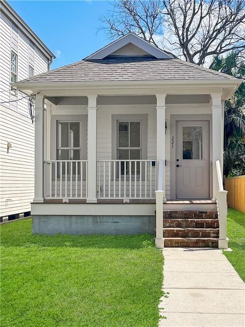221 Adams St, New Orleans, LA, 70118-3717 | Card Image