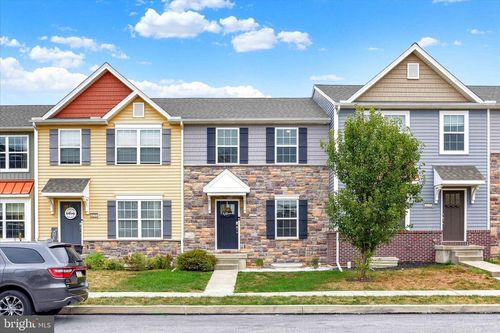 4245 Wild Orchid Ln, ENOLA, PA, 17025-2195 | Card Image
