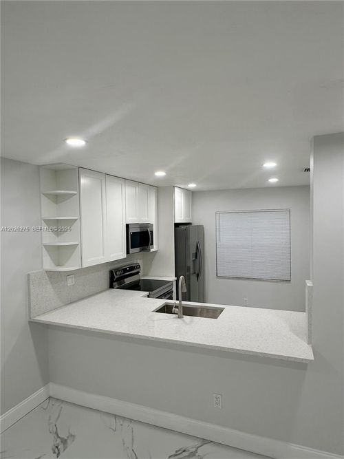 10630-10630 Nw 1st St, Pembroke Pines, FL, 33026-3931 | Card Image
