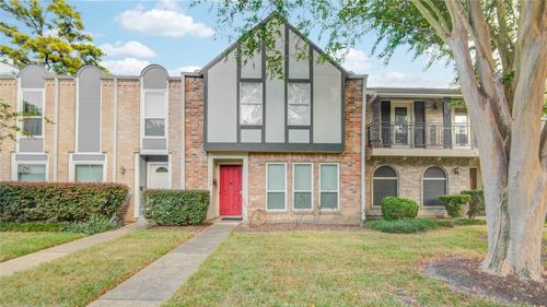 1334 Country Place Dr, Houston, TX, 77079-3126 | Card Image