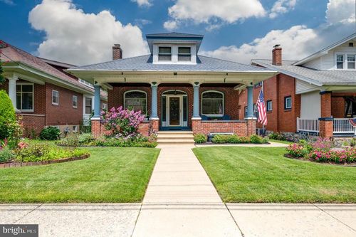 2241 Fairview Ave, READING, PA, 19606-1823 | Card Image