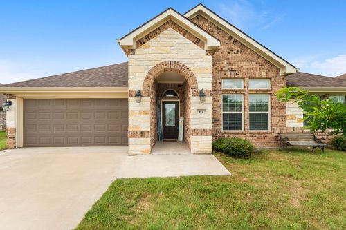 911 Elk Ridge Dr, Stephenville, TX, 76401-6090 | Card Image