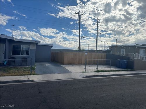 4901 Nebraska Ave, Las Vegas, NV, 89107-2736 | Card Image
