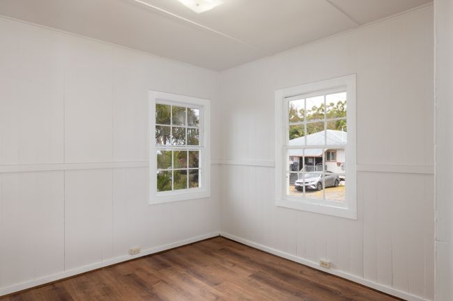 Front of the house second bedroom. | Image 10