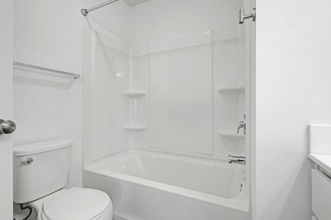 Bathroom | Image 17