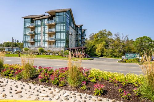 303-2676 Island Hwy, Campbell River, BC, V9W1C7 | Card Image