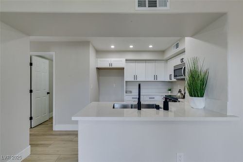 2129-555 E Silverado Ranch Boulevard, Las Vegas, NV, 89183 | Card Image