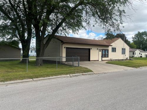 922 S 26th St, Fort Dodge, IA, 50501-6235 | Card Image