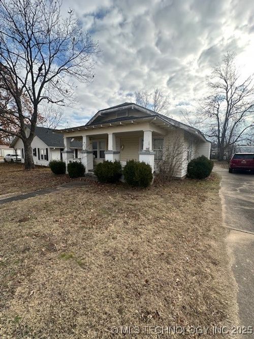 619 N Hinckley St, Holdenville, OK, 74848-5643 | Card Image