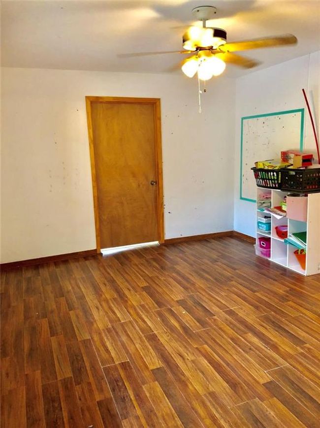 319 E South St, Home with 0 bedrooms, 0 bathrooms and null parking in Alvin TX | Image 13