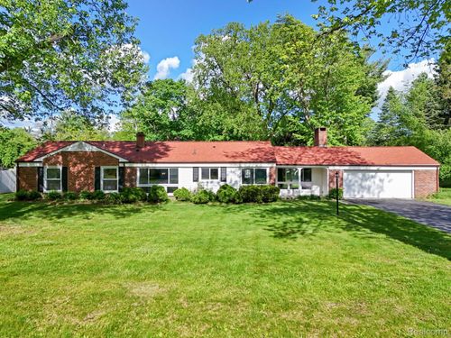 6843 E Dartmoor Rd, West Bloomfield, MI, 48322-4330 | Card Image