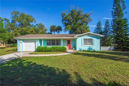 2046 50th Ave, Vero Beach, FL, 32966-2136 | Card Image