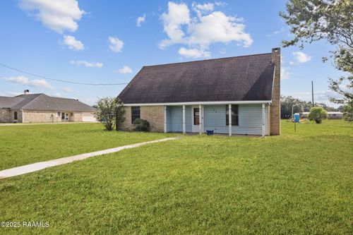 1022 Leo St, Saint Martinville, LA, 70582-7907 | Card Image