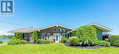 14 Aline Ave, Shediac Cape, NB, E4P2Y4 | Card Image