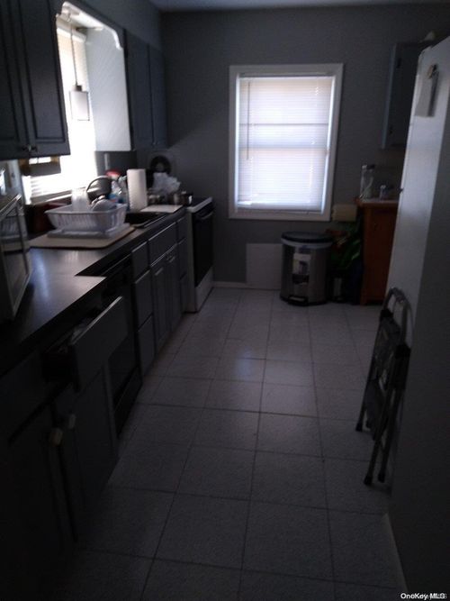 32 Cliff Ln, Levittown, NY, 11756-1011 | Card Image