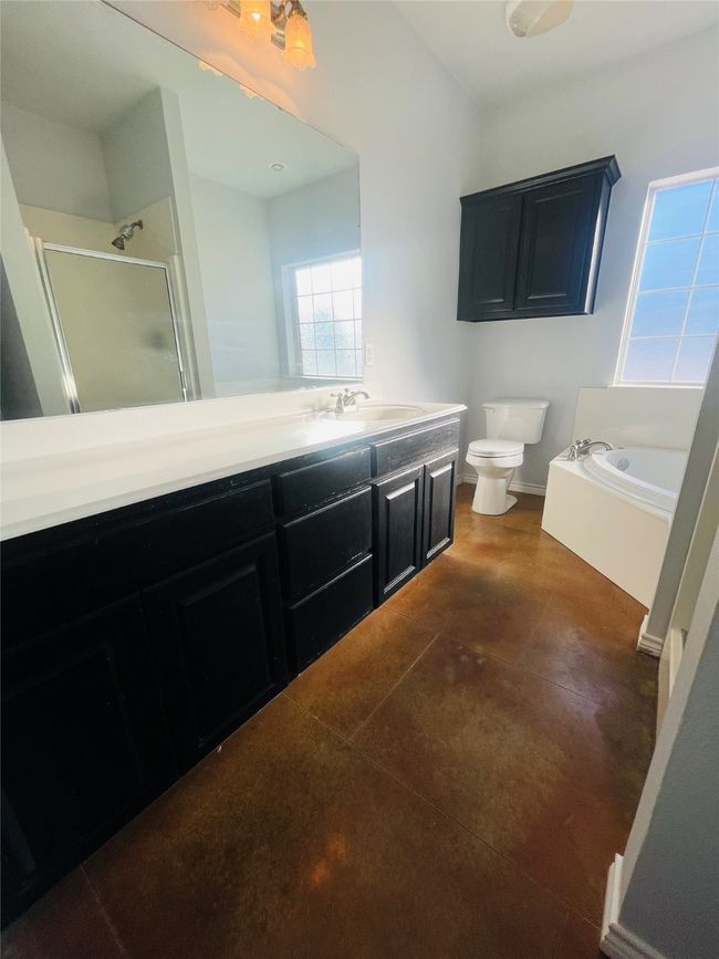 103 W 6 Th St, House other with 3 bedrooms, 3 bathrooms and null parking in Lindsay TX | Image 10