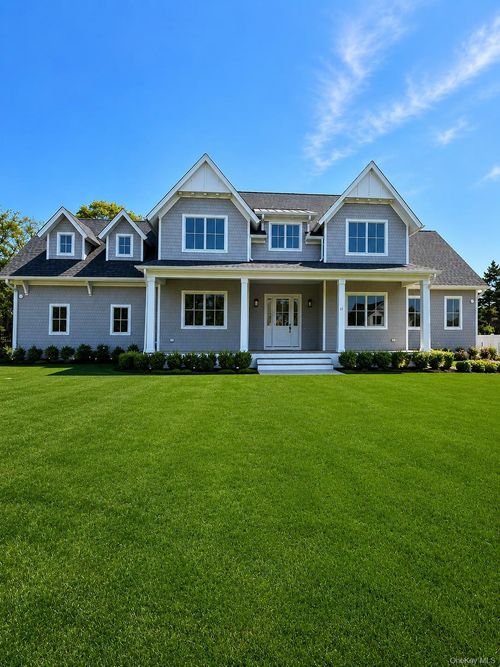17 Happy Lane, Southampton, NY, 11978 | Card Image