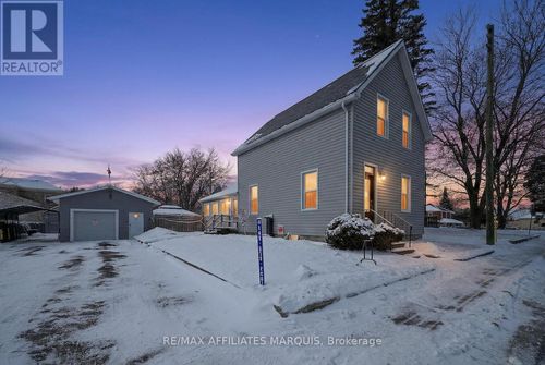 23 Alfred St, Smiths Falls, ON, K7A4H7 | Card Image