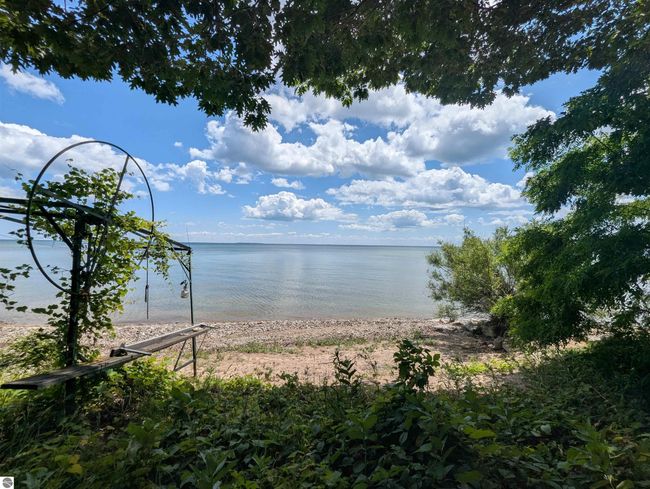 122 N Huron Rd, House other with 3 bedrooms, 2 bathrooms and null parking in Au Gres MI | Image 5