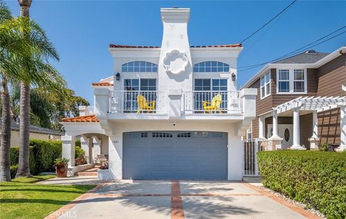 1021 Avenue D, Redondo Beach, CA, 90277-4990 | Card Image
