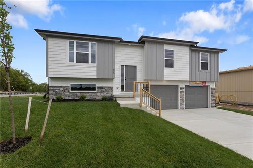 21104 E 6th Ter N, Independence, MO, 64056 | Card Image