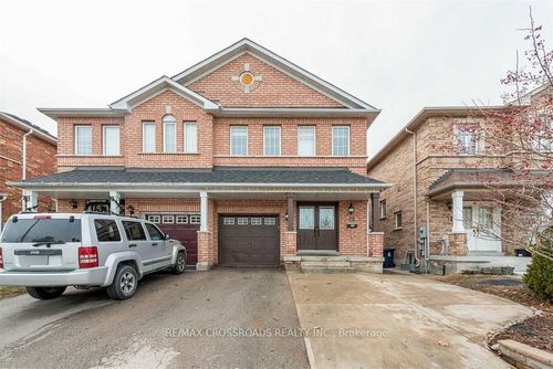 12 Sam Frustaglio Dr, North York, ON, M9N3Y5 | Card Image