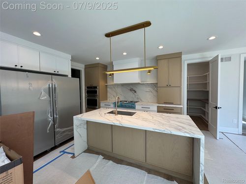 1231 Fox Chase Rd, Bloomfield Hills, MI, 48301-4161 | Card Image