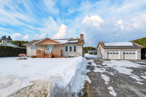 955 Lacroix Rd, Hammond, ON, K0A2A0 | Card Image