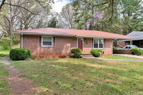 234 Jeffreys Ave, Chase City, VA, 23924-1240 | Card Image
