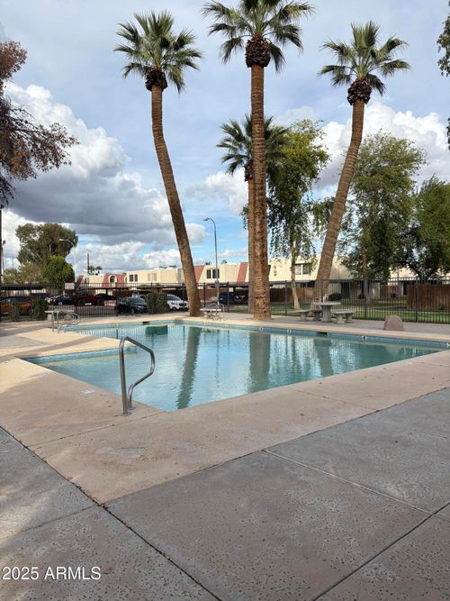 6033 W Golden Ln, Glendale, AZ, 85302-4510 | Card Image
