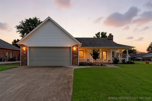 12302 E 77th St N, Owasso, OK, 74055-7911 | Card Image
