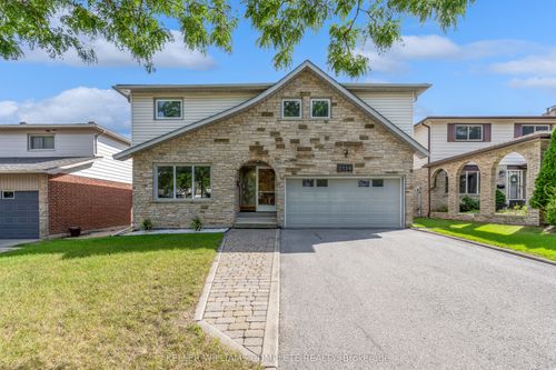 2134 Cartier Cres, Burlington, ON, L7P2Z5 | Card Image