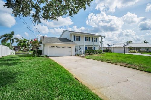 1310 41st Avenue Ne, ST PETERSBURG, FL, 33703 | Card Image