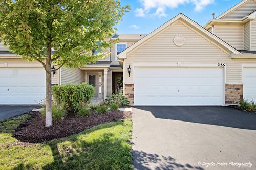 226 Wild Meadow Ln, Woodstock, IL, 60098-7624 | Card Image
