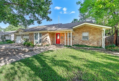 1703 Park Hill Dr, Arlington, TX, 76012-1920 | Card Image