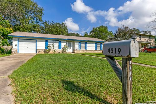 4319 Parkwood Dr, San Antonio, TX, 78218-5027 | Card Image